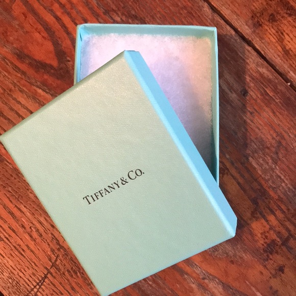 Tiffany & Co. Boxes bag paper and ribbons - Picture 2 of 9